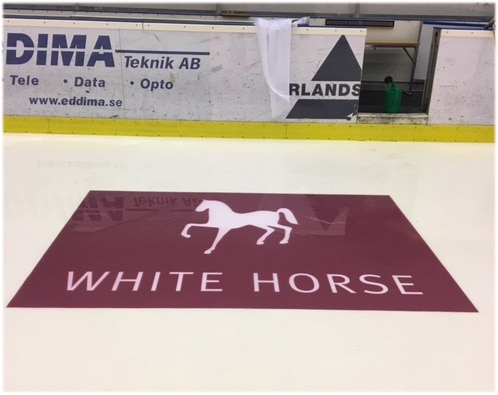 White Horse logotyp som isreklam